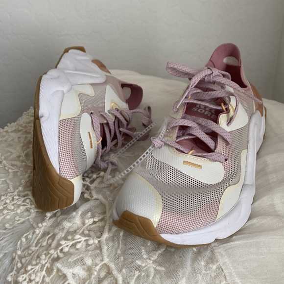 Sorel Kinetic RNEGD Float Shoes - Woman Size 6.5 Color Chalk Pink - Picture 2 of 8